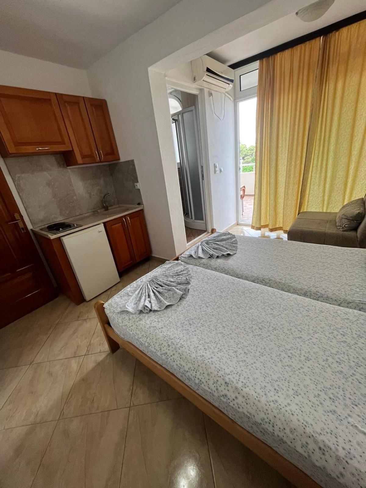 Sand And Sea Apartments Ulcinj Extérieur photo