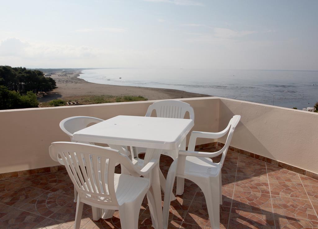 Sand And Sea Apartments Ulcinj Extérieur photo
